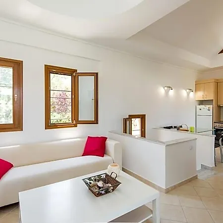 Modern House Tatil Evi Ierissos