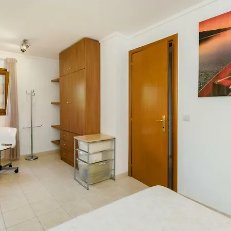 بيت للعطل Modern House إيريسوس