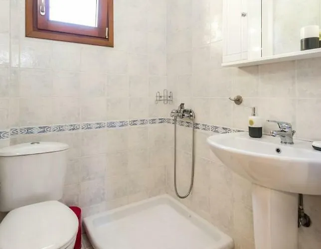 Modern House Case de vacanță